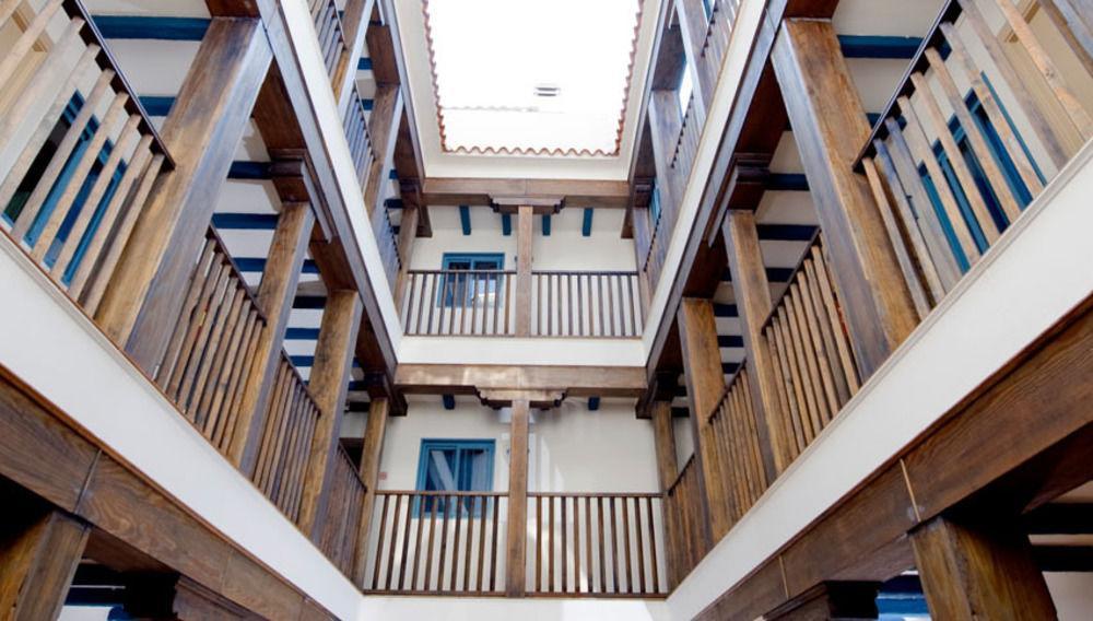 Cats Chill Out Hostel Madrid Bagian luar foto