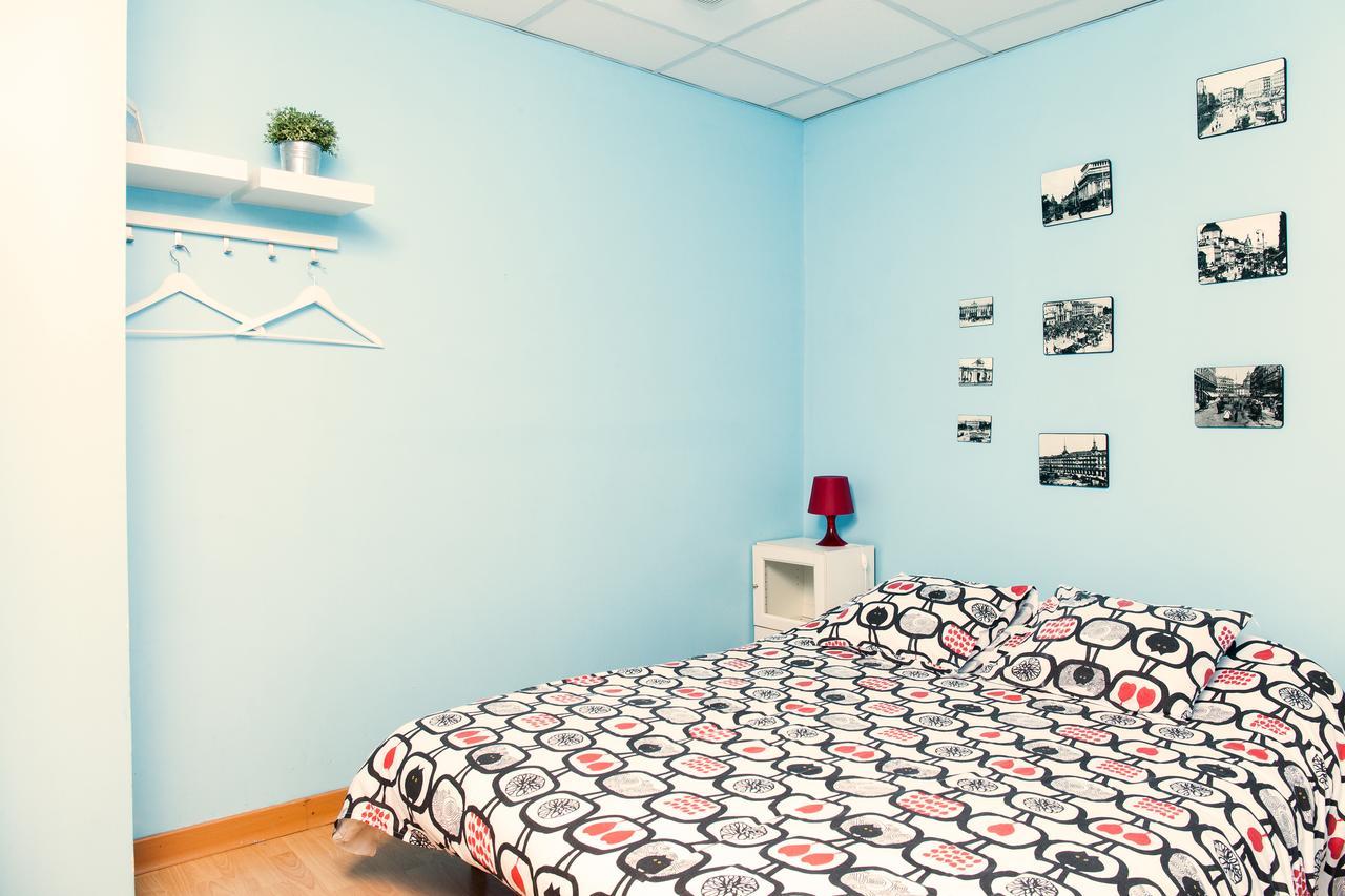 Cats Chill Out Hostel Madrid Bagian luar foto