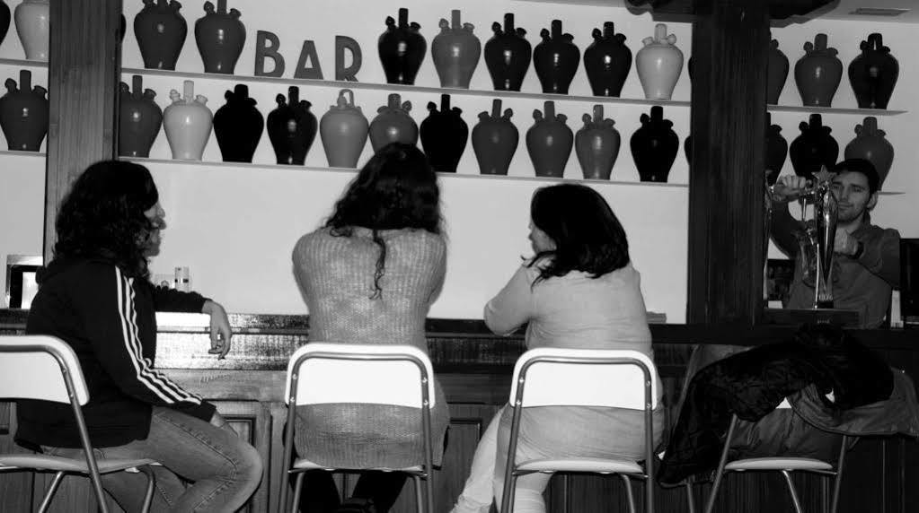 Cats Chill Out Hostel Madrid Bagian luar foto